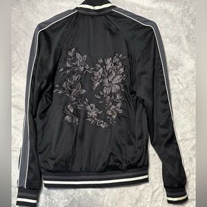 H&M full zip black‎ sweater black with flower embroidery women’s size 4